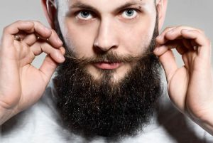 como hacer crecer la barba naturalmente y rápido